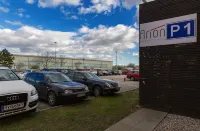Arion Airport Hotel - parking