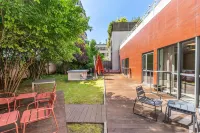 Radisson Blu Hotel, Paris Boulogne Hotels near Parc des Princes