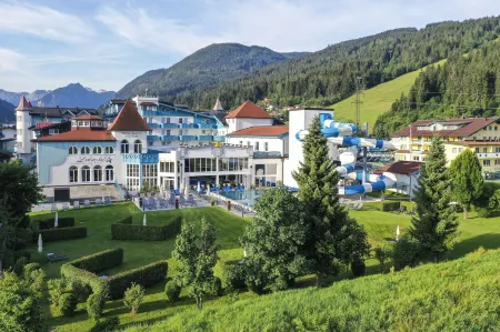 Schlosshotel Lacknerhof