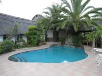 Parrot Lodge - Family