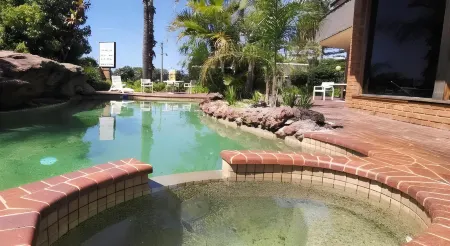 Lakeside Inn Wollongong