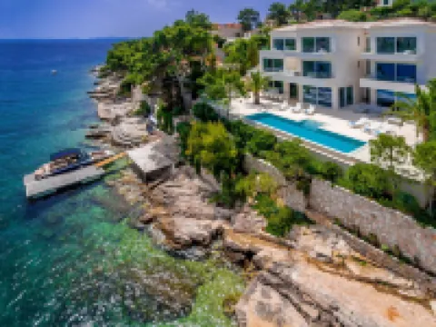 Beachfront Villa Seven Sins with Pool Hotels in Selca