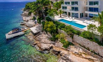 Beachfront Villa Seven Sins with Pool
