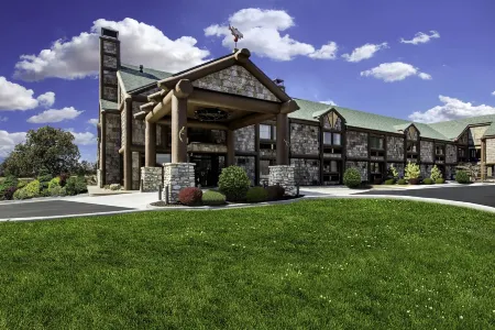 Bass Pro Shops Angler's Lodge