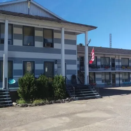 Bay Lake Inn - Frontiersman Motel