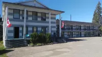 Bay Lake Inn - Frontiersman Motel