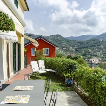 Joivy Inviting Flat with Garden and Sea View in Rapallo