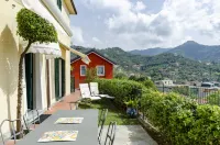 Joivy Inviting Flat with Garden and Sea View in Rapallo