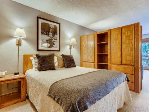 Lift House Lodge, Pet Friendly Studio Condo