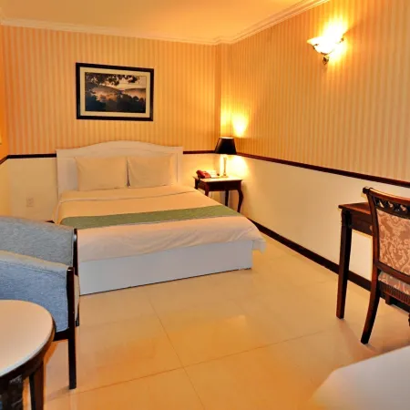 S79 Hoa Huong Duong Hotel Отели рядом с достопримечательностью «Парк Dam Sen»