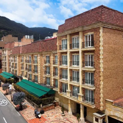 Hotel Windsor House by GEH Suites Hotels near Bahía Convention Center