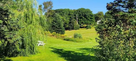 Clinton Pond Bed and Breakfast