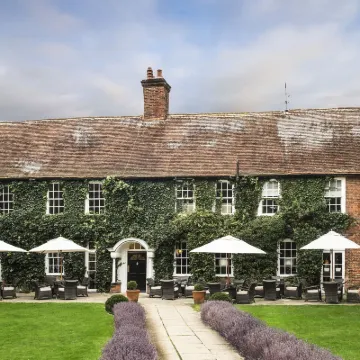 Bush Hotel Farnham Отели рядом с достопримечательностью «Замок Фарнем»