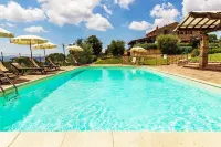 Agriturismo & Cantina Tenuta Casteani - Pools