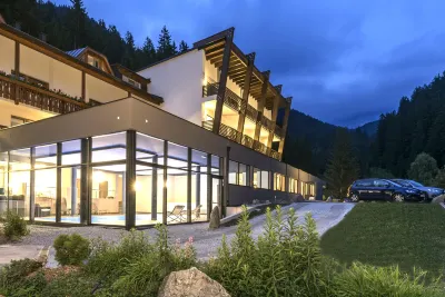 Hotel Rosengarten Hotels in Obereggen
