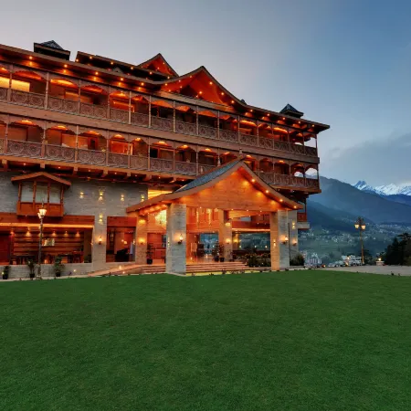 Tiaraa Hotels & Resorts - A Luxury Resort Manali
