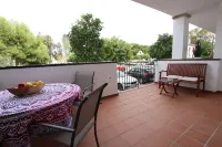 1 Bed-4 Guests-AirCon-Parking-Golf
