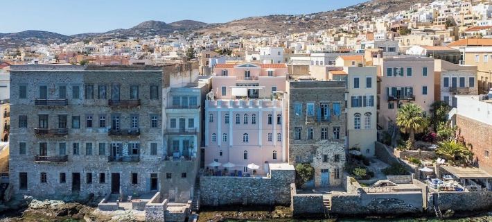 Seaside neoclassical property in Vaporia Ermoupoli Hotels in Ermoupoli