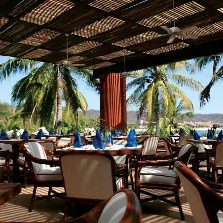 Las Brisas Huatulco – All Inclusive