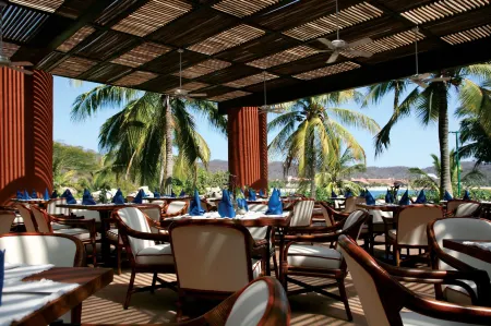 Las Brisas Huatulco – All Inclusive