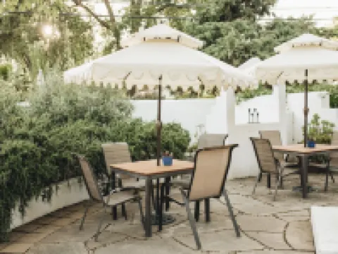 Cottage Inn & Spa Hotels in Sonoma