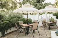 Cottage Inn & Spa Hotels in Sonoma