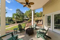 Jake's Lake House by Avantstay Lake Gazebo