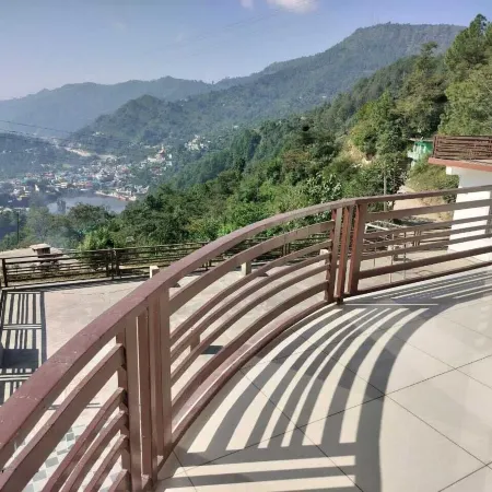 Hotel Rewalsar Heights