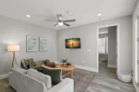 Canopy Cove Stunning 2BR Apt Heart of Downtown Hotels in Safety Harbor