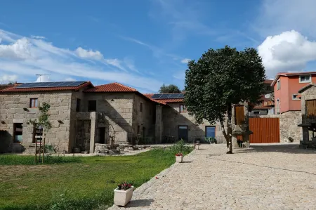 JADS Guesthouse Отели в г. Вилар-Шан