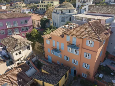 Byron Traditional Hotel