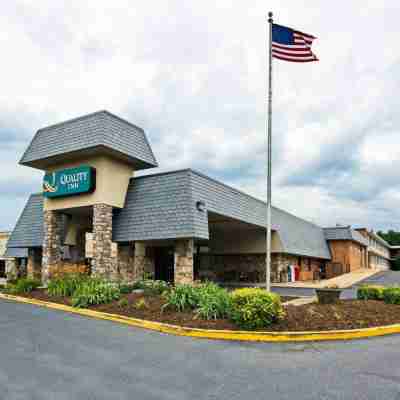 Quality Inn Shenandoah Valley Hotel Exterior