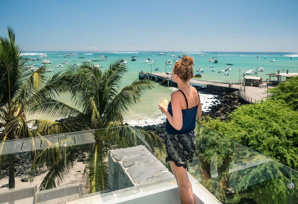 2. 골든 베이 호텔..