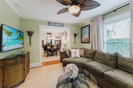 Bahama Breeze Bungalow Отели в г. Уэст-Палм-Бич