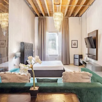 Adhoc Boutique Barrio Antiguo