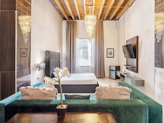 Adhoc Boutique Barrio Antiguo