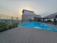 Loxwood House - Rooftop Pools