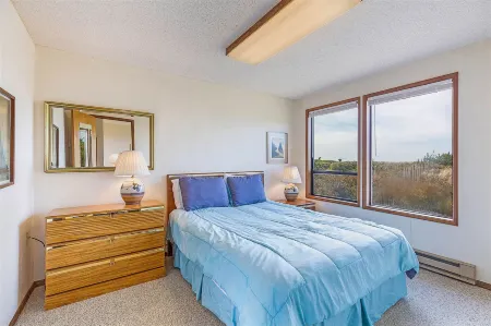 Haven House on Copalis Beach Near Ocean Shores Отели в г. Копалис Бич