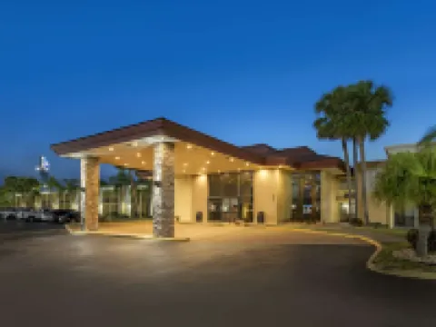 國際高速路貝斯特韋斯特優質酒店 代託納海灘酒店