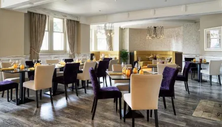 Best Western Plus Burlington Hotel Отели рядом со станцией Folkestone Central Railway Station