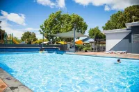 Hastings Top 10 Holiday Park - Pools