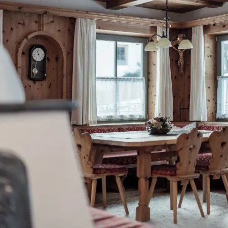 Chalet Pirchhof Inklusive Sauna Отели в г. Заутенс