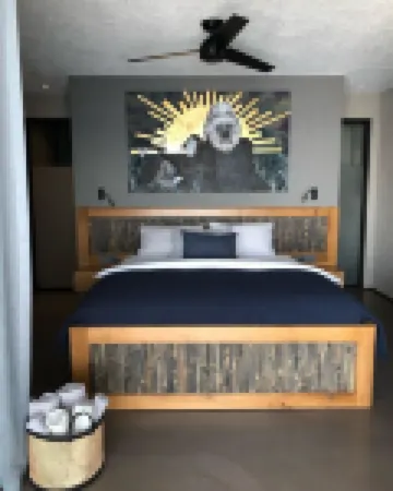 沖浪者大篷車美食酒吧及套房