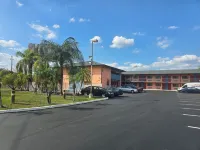 Rodeway Inn Apopka South - Parking