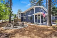 Luxury 6BR-5.5BA, heated pool, firepit, 2 porches, sheets/twls, beach/baby gear