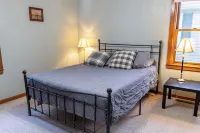 Quaint home in Oak Hill, Conveniently Located.