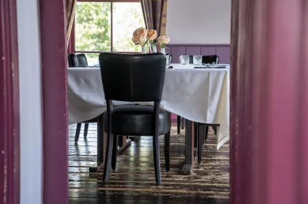 Hotel - restaurant Hoeve Kromwijk Отели в г. Зутермер