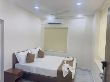 HOTEL APEX INN SHAMSHABAD