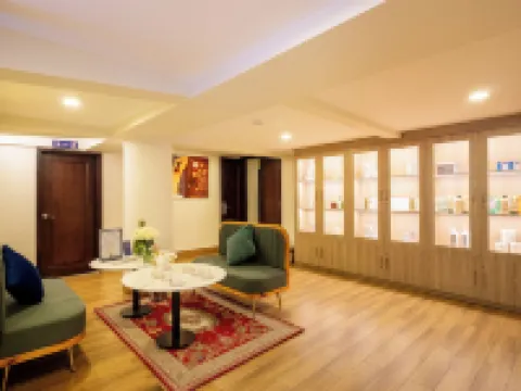 แซนดัลส์ ลิลี่ โฮเทล โรงแรมในด่าหลัต