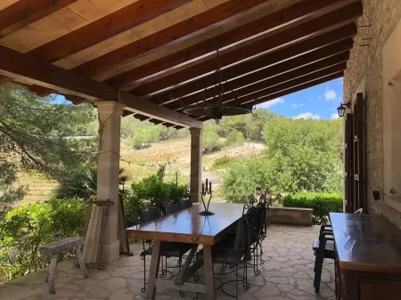 Wonderful and quiet Mallorcan finca in an incomparable setting Отели рядом с достопримечательностью «Castillo de Santueri»
